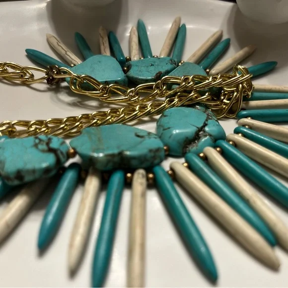 Turquoise color beads and Gold tone Statement Necklace - Picture 2 of 2